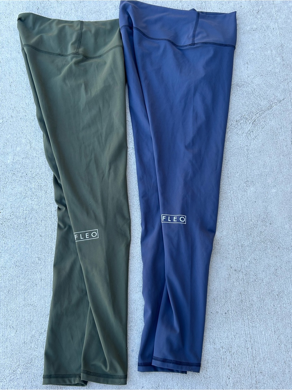 Womens Lot of 2 FLEO LEGGINGS Navy + Olive Large